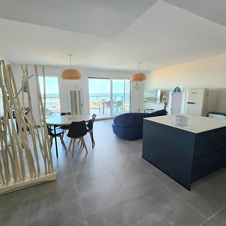 Le Millesime Le Pelican : Vue Exceptionnelle Sur La Baie, Moderne Avec Et Parking Prive. マルセイヤン