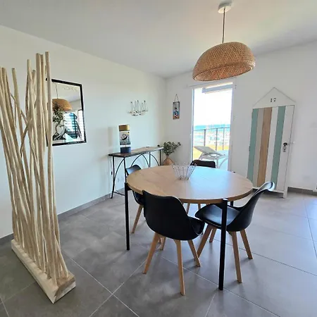 Le Millesime Le Pelican : Vue Exceptionnelle Sur La Baie, Moderne Avec Et Parking Prive. *